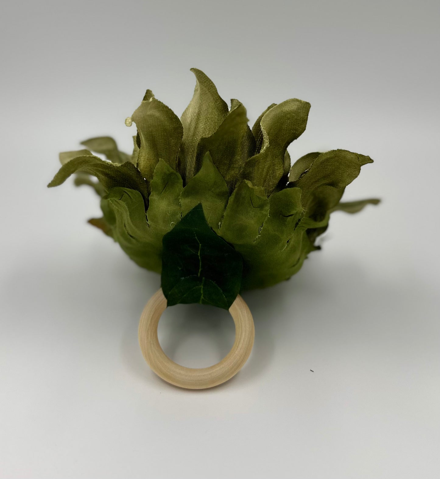 Elegant Velvet Green Sunflower Napkin Rings - Set of 4