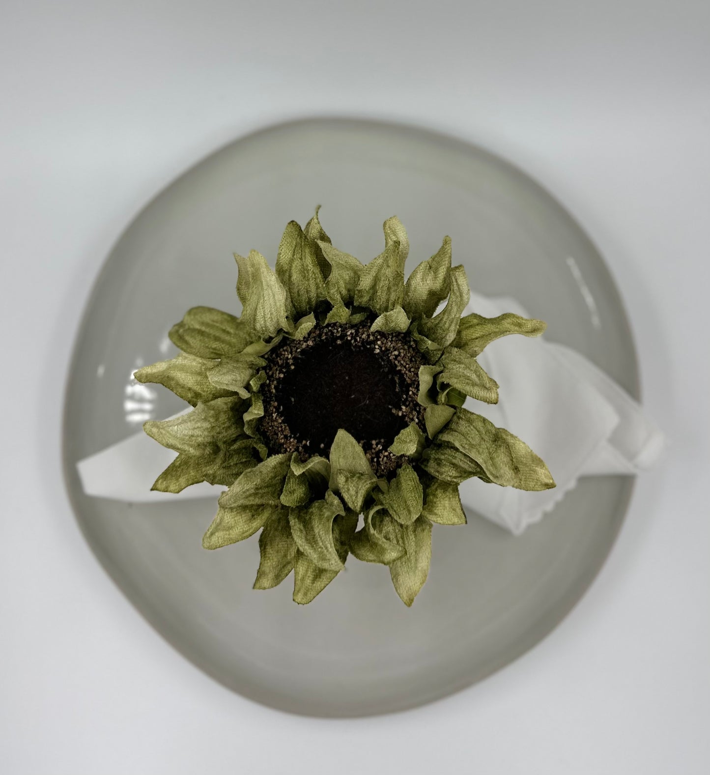 Elegant Velvet Green Sunflower Napkin Rings - Set of 4