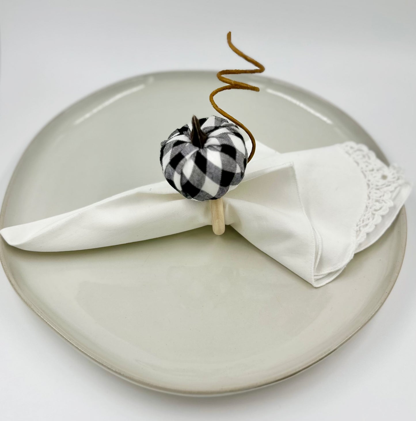 Cozy Thanksgiving Plaid Pumpkin Napkin Rings - Set of 4